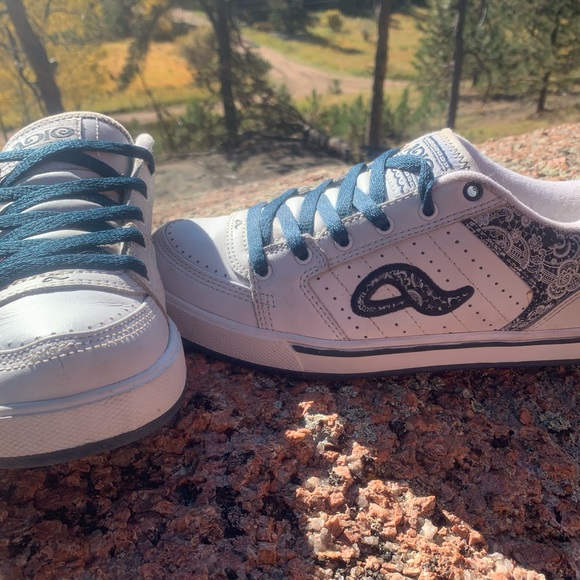 Vintage Adio Skate Shoe - Picture 3 of 15